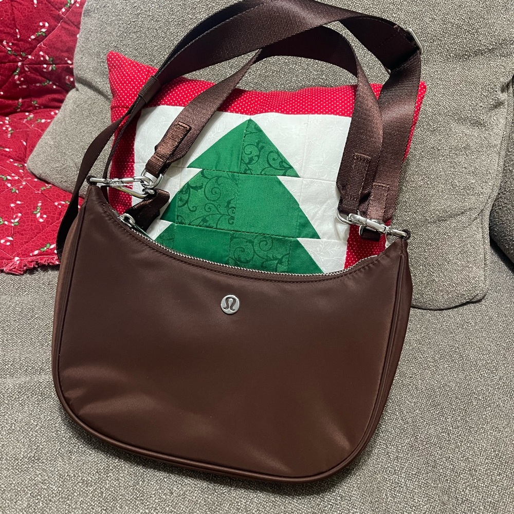 ✨lululemon ✨ City Essentials Small Shoulder Bag in color Lava Cake